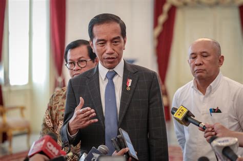 He has a wife named iriana joko widodo. Sekretariat Kabinet Republik Indonesia | Presiden: Setop ...