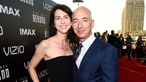 Bezos' wife will keep $38 billion of the couples assets. Jeff Bezos Divorce Wife Net Worth : Bezos is worth an estimated $140 billion. - pic-county