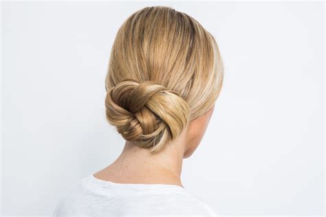 Maybe you would like to learn more about one of these? 2-Step Updo - Easy Back to School Hairstyles to Let You ...