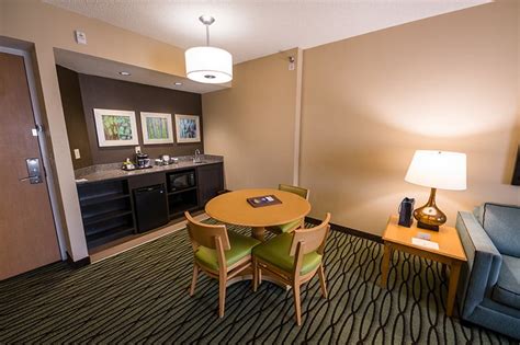 Set in orlando, 9.3 mi from disney's boardwalk and 9.9 mi from disney's hollywood studios, deluxe 2 or 3 bedroom condo near disney offers accommodations with free wifi, a garden with an outdoor swimming pool, lake views, and access to a fitness room and a hot tub. DoubleTree Suites by Hilton Orlando Hotel Review - Disney ...