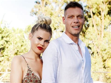 Alberto maritato e speranza capasso, anna ascione e gennaro mauro, nadia e antonio giungo, carlotta abbiamo visto le coppie che prenderanno parte a temptation island 2020, ma quali sono i single, i tentatori e tentarici che fanno parte del cast di. Temptation Island 2020 cast: Carlotta e Nello - Temptation ...