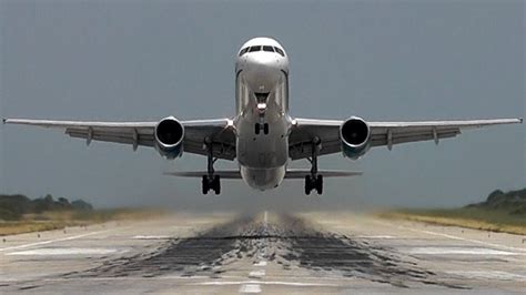 Airplane In Landing Hoodoo Wallpaper