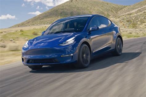 Tesla Model Y 4 Versions Seront Disponibles Conciergerie Du Geek