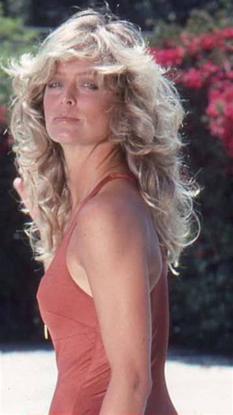 Popularized by the star's performance in charlie's angels, farrah fawcett hair refers to very curly hair that curls away from the face. Farrah Fawcett in 2020 | Farrah fawcett, Long gray hair, Stacked bob hairstyles