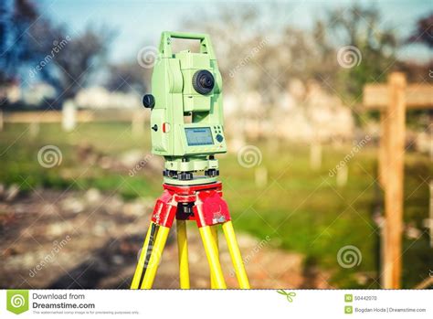 Qtrly net profit 20.6 million rgt. Surveyor Engineering Equipment With Theodolite And Total ...