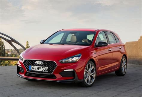 🚙what's the difference vs 2019 elantra gt? Hyundai i30 N Line has the show to outpace its go | George ...
