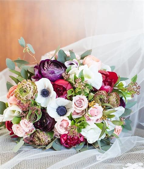 Wish happy and joyous moments to friends and loved ones on april showers day. April showers bring May flowers 📷: @mariaburtonphoto Venue ...