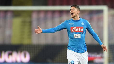 Report Claims Napoli Stars Agent Has Jetted Into Manchester Amid