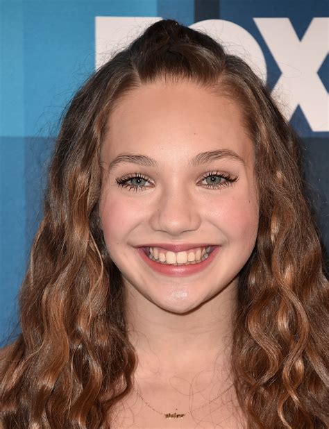 Maddie Ziegler At The 2016 Teen Choice Awards Is Summer Incarnate — Photos