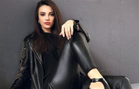 İşte tuvana ve diğer ünlülerin yıllar içindeki değişimi. Tuvana Türkayın eski haline bakın estetik nelere kadir ...