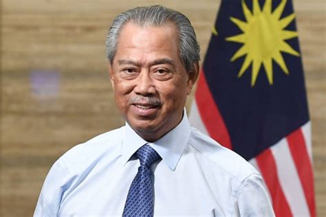 Muhyiddin yassin is malaysia's eighth prime minister. Malaysia govt eases some MCO rules, but no 'balik kampung ...