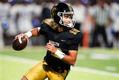 “Headed back 2 Boulder” — USC commit Julian Lewis sets official visit