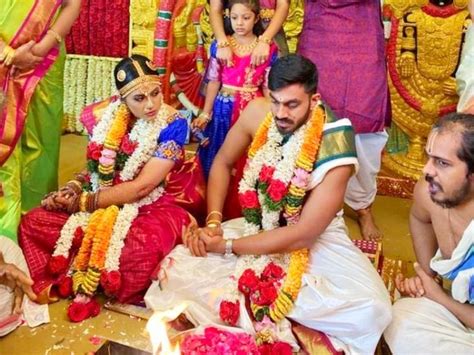 Episode 5 vijay shankar breakfast with champions season 6. Vijay Shankar Married To Vaishali Visweswaran Photo ...