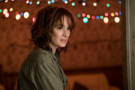 How Winona Ryders “mom” Role On Stranger Things Is Breaking Hollywood