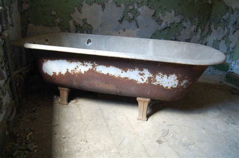 Professional tub refinishers may call their process reglazing, and the specific steps they use may differ somewhat, but the basic process is more or less standard. Bathtub Repairs Raleigh NC - Antique Standalone Cast Iron ...