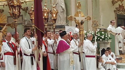 Processione In Onore Della Madonna Del Popolo A Pontremoli Templari Oggi