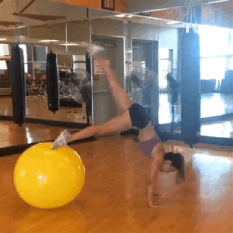 Sexy Fitness Girl GIFs That Will Motivate You To Hit The Gym 22 Gifs