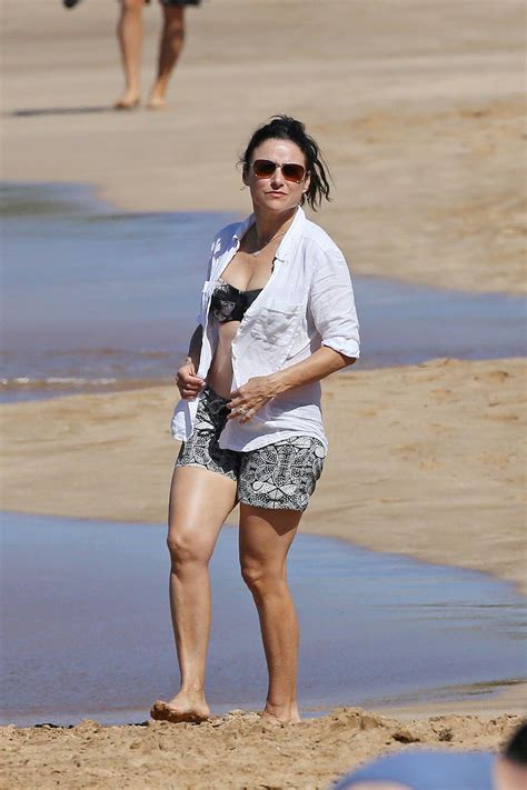 Julia Louis Dreyfus In Bikini Top At A Beach In Maui Hawtcelebs