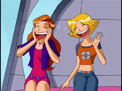 Pin By Batman On Totally Spies Totally Spies Spy Outfit Cartoon Outfits