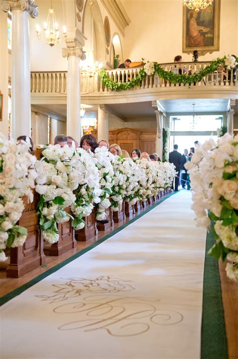 13 Beautiful Décor Ideas For A Church Wedding Wedding Church Decor