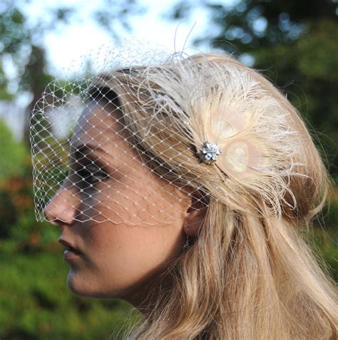 bridal birdcage veil with feather fascinator hair by weddingartz 86 00 bridal birdcage veils