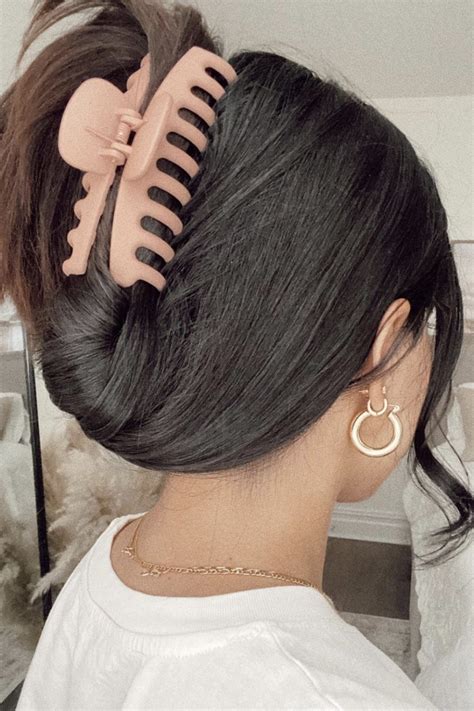 Claw Hair Clip Style Inspo For Your Next Effortless Updo Clip