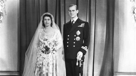 Queen Elizabeth Prince Philip Celebrate Rd Wedding Anniversary With Card From George