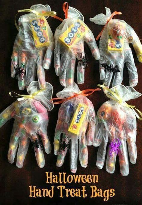 Candy Hands Comida De Halloween Ideas Bonbon Halloween Spooky Halloween Party Halloween
