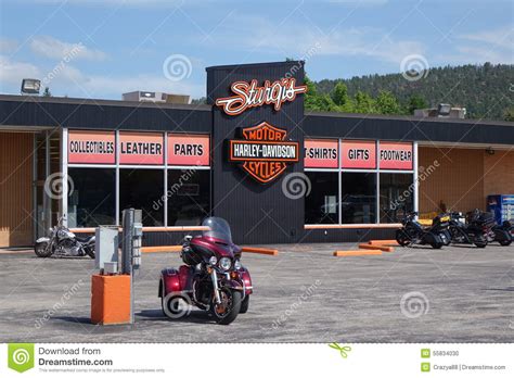 Bikerin auf der hauptstraße von sturgis foto: Sturgis Harley Davidson Store Editorial Image - Image of ...