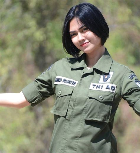 Pin Oleh Heru Znru Di Polwan And Tni Cantik Indonesia Wanita Cantik Wanita Rambut Ala Korea