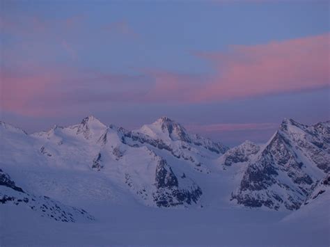 The finsteraarhorn northwest ridge (regular route) 4274 meters. Gross Grüenhorn - Finsteraarhorn - Chamm im Kanton Bern un ...