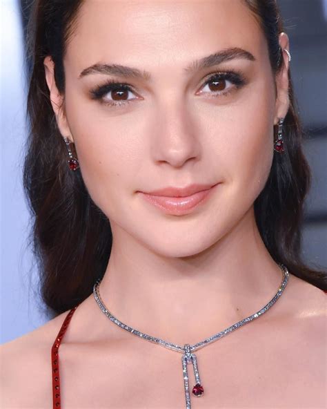 Sexy Gal Gadot What A Gorgeous Masterpiece Of A Face Gal Gadot Gal Gadot Wonder Woman Gal