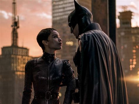 The Batman Star Zoë Kravitz Definitely Interpreted Catwoman As Bisexual
