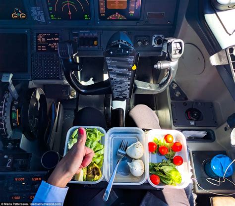 Ryanair Pilot Takes Instagram By Storm With Her Jet Set Snaps Daily Mail Online