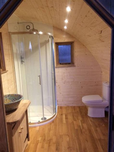 Since a remote cabin isn't occupied full time and nobody's there to monitor its condition, you want it if you want to build a cabin that opens up to outdoors and, at the same time, is completely secure. Vintage street Dusche am Strand, Outdoor Dusche | Shower ...