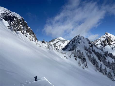 Guided Backcountry Skiing At Crystal Mountain Wa 57hours