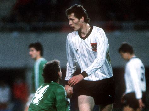 Es fiel im spiel gegen igor angelovski (45) aus skopje ist ein ehemaliger mazedonischer spieler (celje). Fußball » News » Ex-Teamspieler Gerald Messlender verstorben