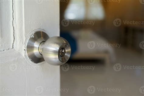 Entrance lock room door knob, When the door lock is pressed from the
