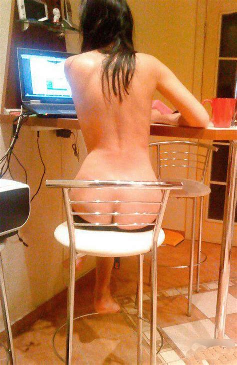 Leng Naked Sexy Asian Girls Play Pc Games After Having Sex