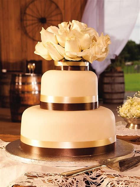 I'd happily let publix make my wedding cake…especially if i could have a big raspberry elegance my wedding cake was made by publix 14 years ago. Pin on Wedding cakes