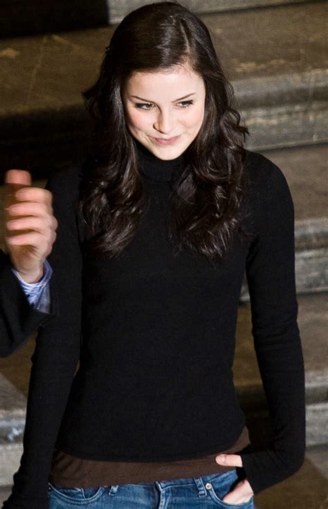 Mit optimistic meldet sich lena nach einer kreativen schaffenspause zurück und legt zur freude der fans eine curated ep vor. File:Lena-Meyer-Landrut-1-cropped.jpg - Wikimedia Commons