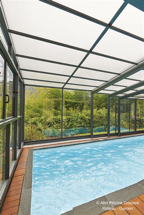 Pour offrir un confort optimal, cet abri présente une hauteur comprise entre 1,79 m et plus de 3 m. Abri de piscine haut | Abri piscine, Piscines modernes, Abri