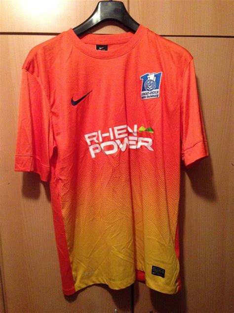 Das neue msv duisburg auswärtstrikot 18/19 wurde teilweise von dem vorgänger inspiriert. MSV Duisburg Dritte Fußball-Trikots 2013 - 2014. Sponsored by Rhein Power