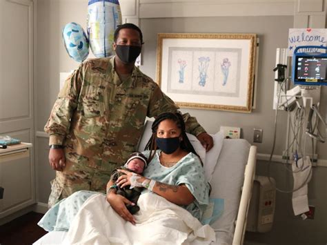 Soldier Surprises Wife In Labor At St Joseph Medical Center Towson