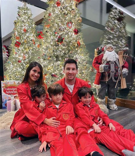 Messi Y Familia Pasan La Navidad En Rosario