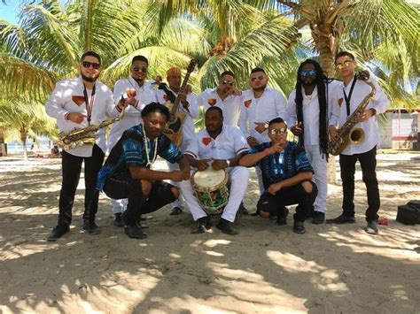 Pin De Firte Ogle En Honduras En 2020 Musical Baile Exitos Musicales