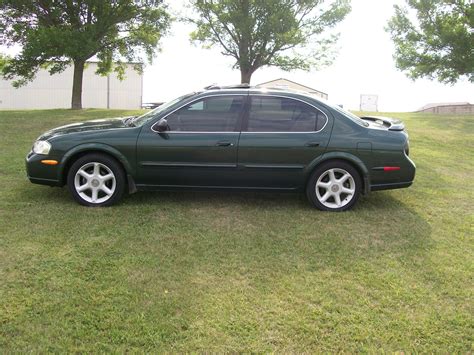 2000 saw the introduction of a refreshed maxima, with more tweaks than any other previously released models. 2000 Nissan Maxima - Pictures - CarGurus