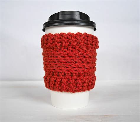 Women's peaked cap free crochet pattern. Crochet coffee cup cozy free pattern - mallooknits.com