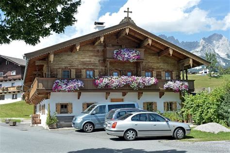 Die skibushaltestelle direkt vor der haustür. Haus Strobler - Going am Wilden Kaiser