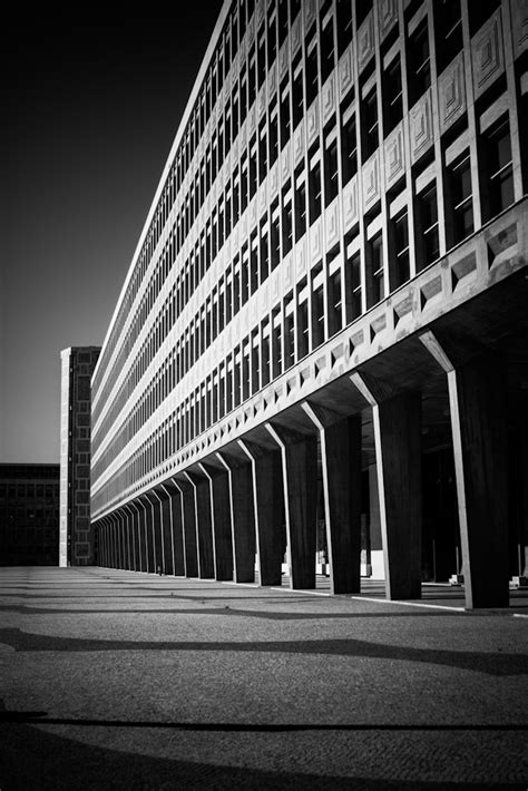 Foi projectado pelos arquitectos januário godinho e joão andresen em 1962. Palacio da Justica | Lisboa, Portugal, 2010, www.alatryste ...